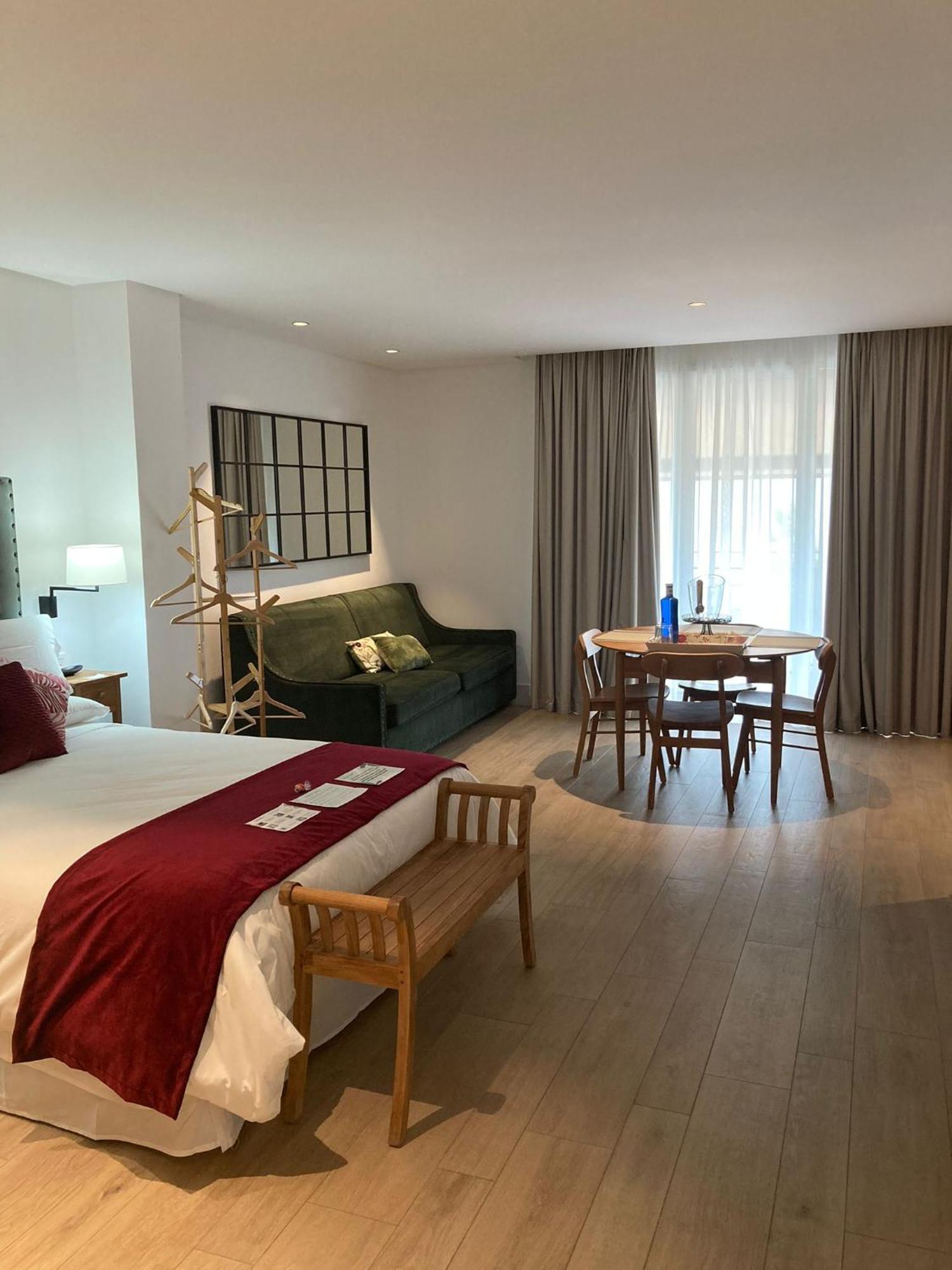 Apartamentos Turisticos La Plaza 치피오나 외부 사진