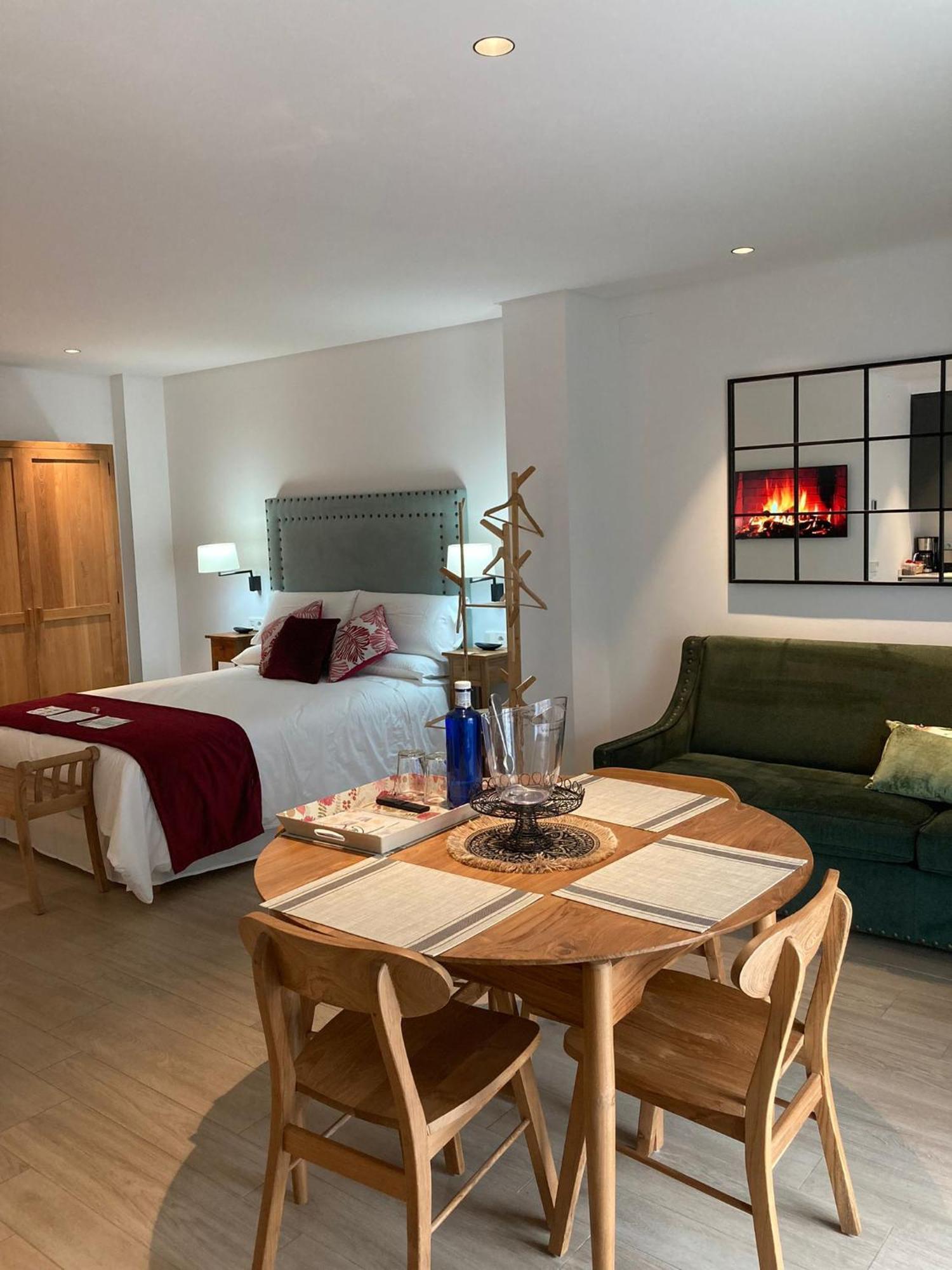 Apartamentos Turisticos La Plaza 치피오나 외부 사진