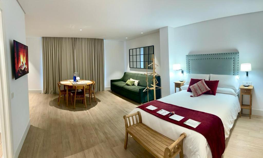 Apartamentos Turisticos La Plaza 치피오나 외부 사진