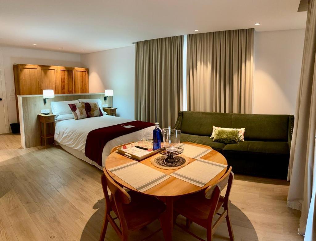 Apartamentos Turisticos La Plaza 치피오나 외부 사진