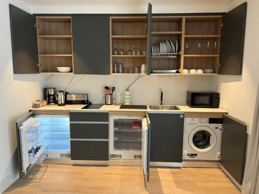 Apartamentos Turisticos La Plaza 치피오나 외부 사진