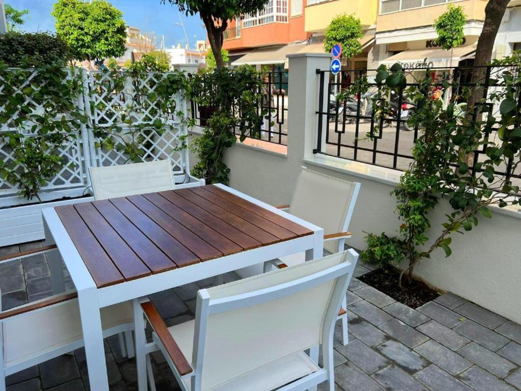 Apartamentos Turisticos La Plaza 치피오나 외부 사진