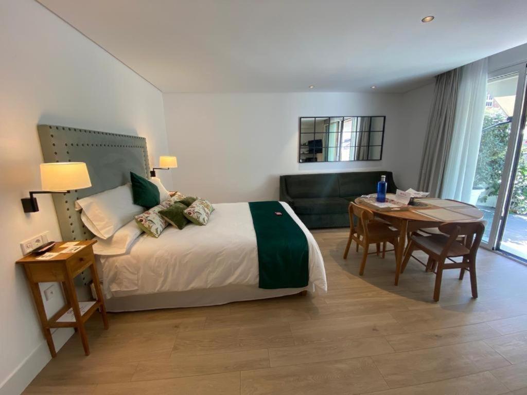 Apartamentos Turisticos La Plaza 치피오나 외부 사진