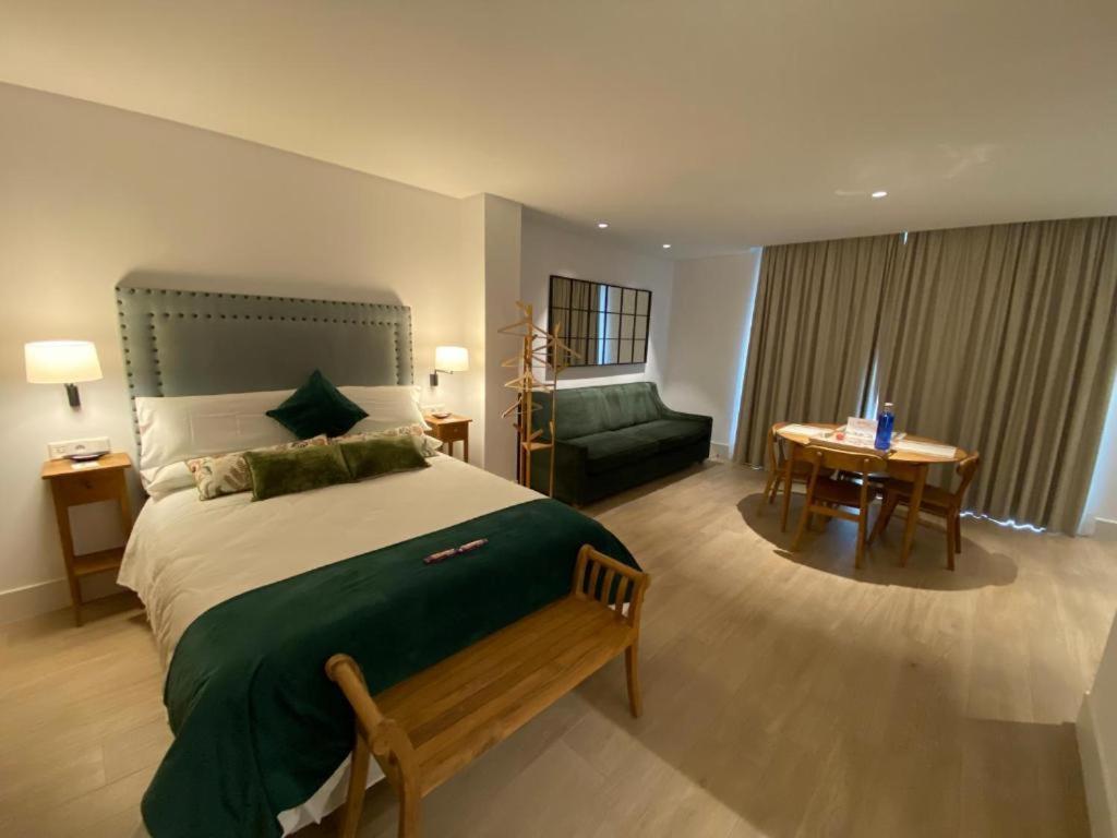Apartamentos Turisticos La Plaza 치피오나 외부 사진