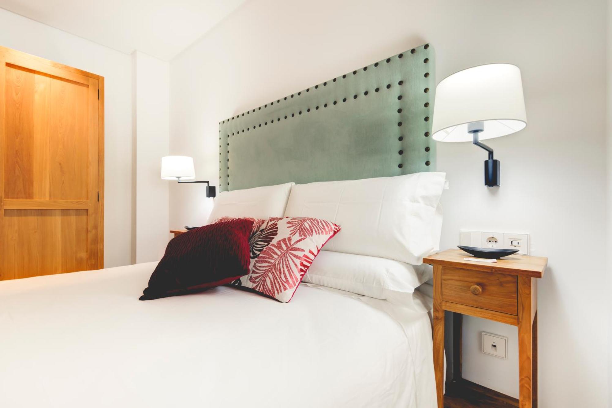 Apartamentos Turisticos La Plaza 치피오나 외부 사진